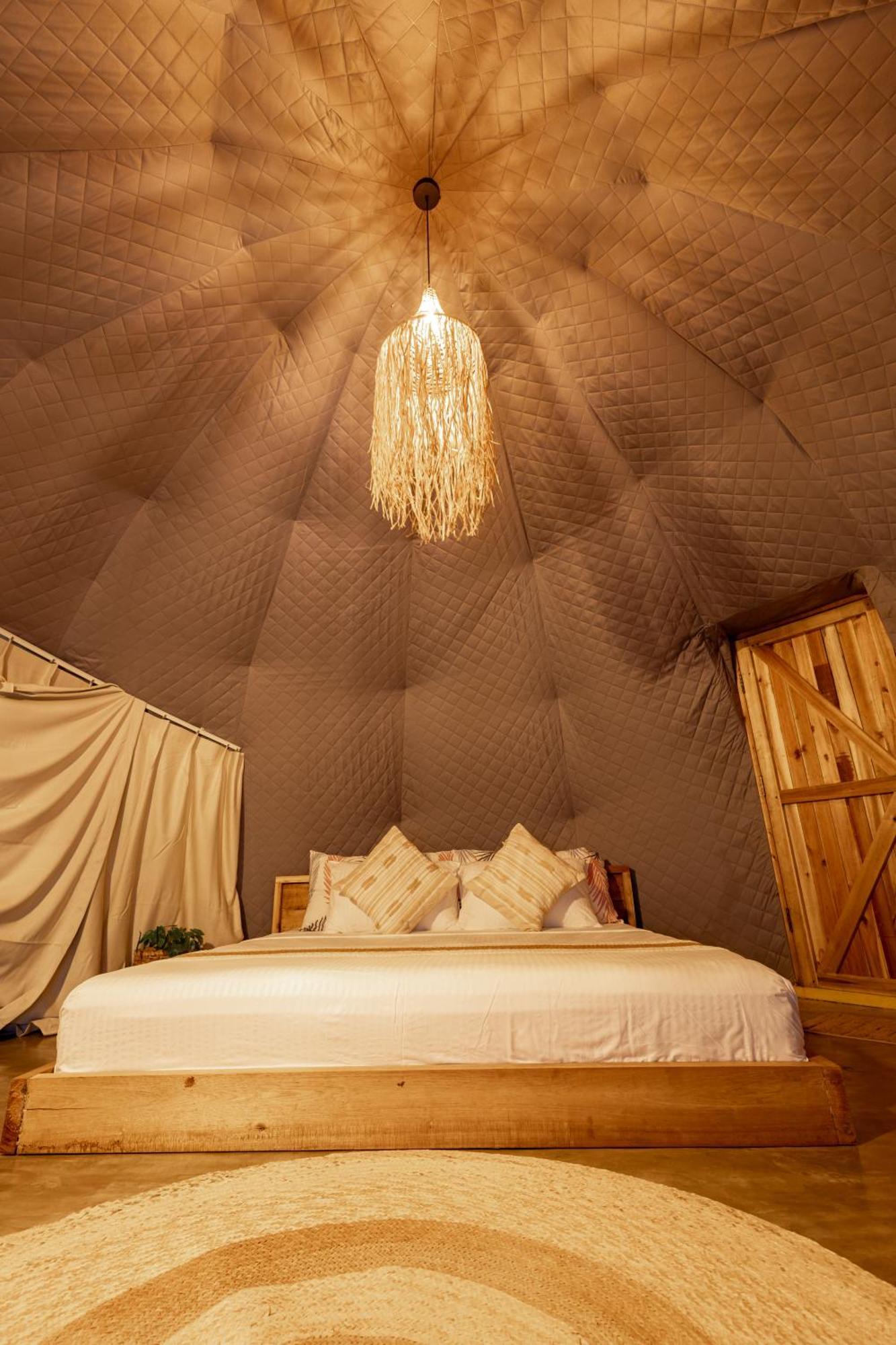 Domes And Dreams Lio Glamping Hotel El Nido Bagian luar foto